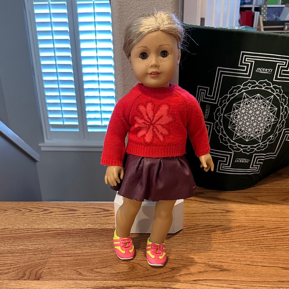 AMERICAN GIRL DOLL - Tenney